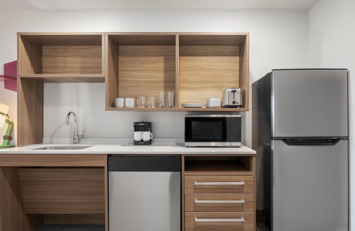 Bermuda Hotel | Home2 Suites by Hilton Richmond Chester