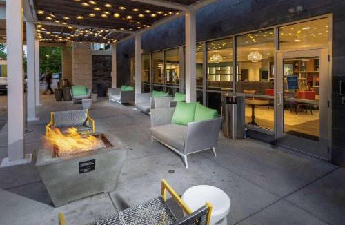 South Loop Hotel | Home2 Suites By Hilton Minneapolis-Mall of America