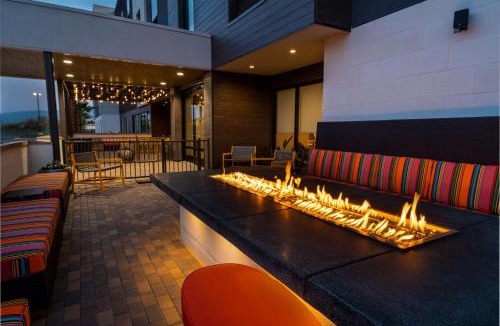 Corona Hotel | Home2 Suites Corona, Ca
