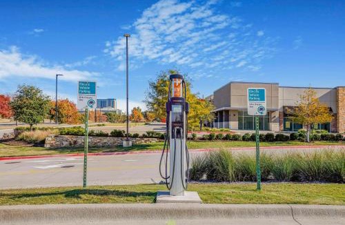 Plano Hotel | Home2 Suites Plano Legacy West