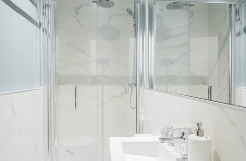 Chueca Apartment | HOMEABOUT CIBELES APARTMENT II