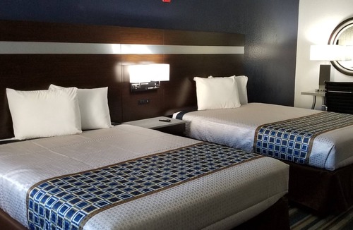 Oaks Historic District Hotel | HomeBridge Inn and Suites
