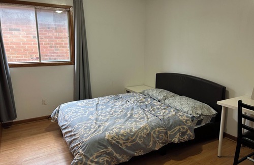 Agincourt North Bed & Breakfast | HomeDel