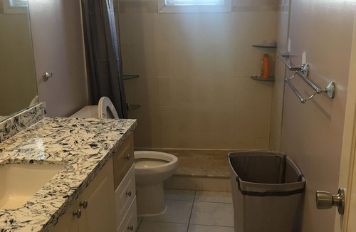 Agincourt North Bed & Breakfast | HomeDel