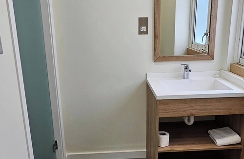 Park Royal Hotel | Homefield Lodge