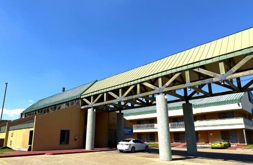 Wetmore Hotel | Homegate Studios & Suites San Antonio Medical Center