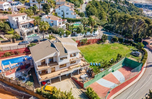 Santa Susanna Villa | HomeHolidaysRentals Happy Family-Costa Barcelon
