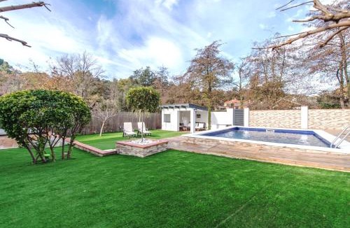 Gualba de Dalt Villa | HomeHolidaysRentals Confort