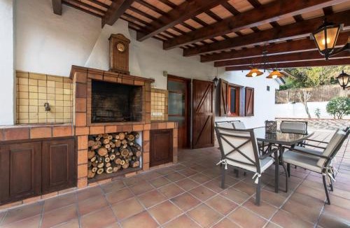 Gualba de Dalt Villa | HomeHolidaysRentals Confort