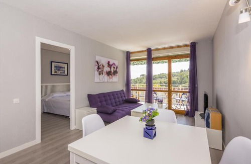Santa Susanna Apartment | HomeHolidaysRentals Regard