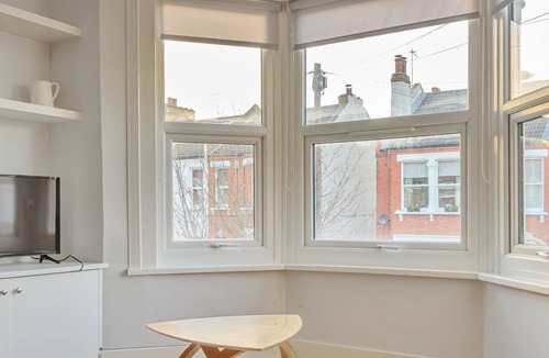 Penge Apartment | Homely 1-Bed Apartment in Vibrant Zone 3 London