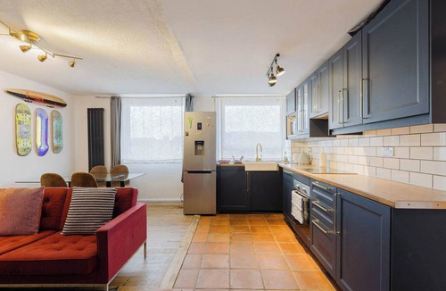 Shadwell Apartment | Homely 1BD Flat by the River Thames Shadwell