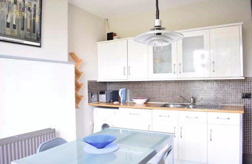 Askew Apartment | Homely 2-Bed in Vibrant Shepherds Bush