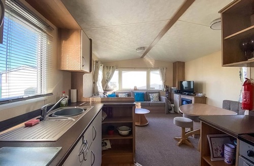 Swalecliffe House | Homely 8 berth caravan with side decking and ramp access in Kent, ref 47018H