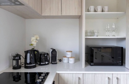 Trentham Apartment | Homely Haven in Trentham - 2BR