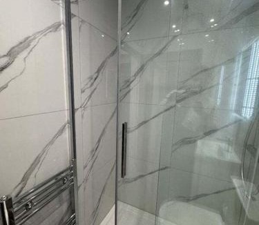 Redbridge Apartment | Homely stay in Dagenham