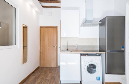 Collblanc y La Torrassa Apartment | Homenfun Barcelona Camp Nou II