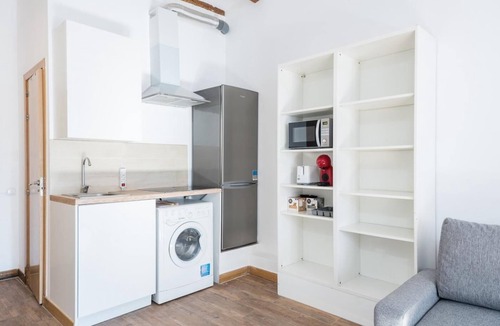 Collblanc y La Torrassa Apartment | Homenfun Barcelona Camp Nou II