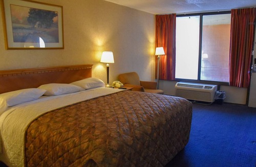 Jacksonville Hotel | Homeplace Inn