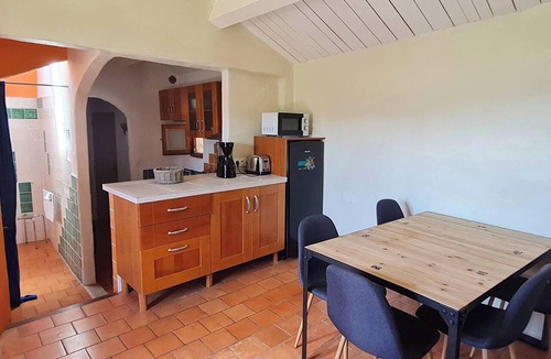 Saint-Georges-de-Luzencon House | Homerez - House, Saint-Georges.