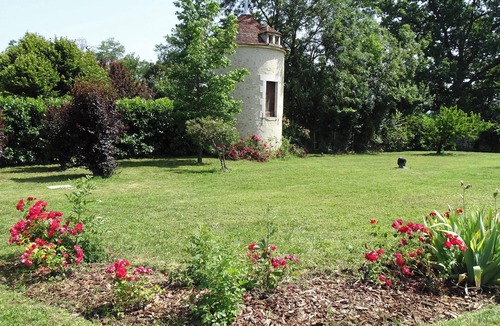 Les Houches House | Homerez - House-St-Georges-sur-B