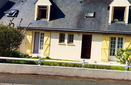 Saint-Barthelemy-d'Anjou Apartment | Homerez - Nice studio for 2 ppl. at Saint-Barthélemy-d'Anjou