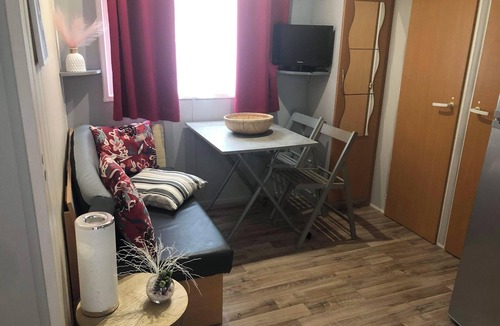 Saint-Jean-de-Valeriscle House | Homerez - Bungalow in Saint-Jean-de-Valériscle