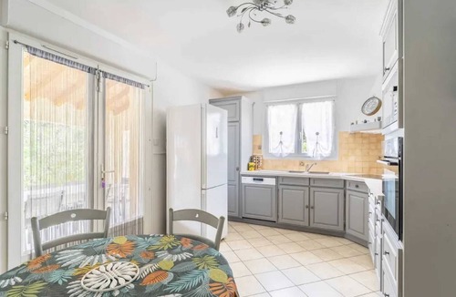 Saint-Laurent-La-Vernede Villa | Homerez - Villa Saint-Laurent-la-Vernède