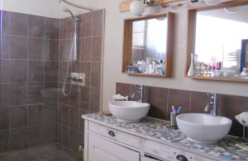 Saint-Vincent-Rive-d'Olt Villa | Homerez - Villa in Saint-Vincent-Rive-d'Olt