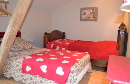 Saint-Vincent-Rive-d'Olt Villa | Homerez - Villa in Saint-Vincent-Rive-d'Olt