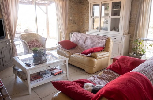 Saint-Vincent-Rive-d'Olt Villa | Homerez - Villa in Saint-Vincent-Rive-d'Olt