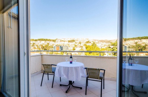 Lapad Apartment | Homerez - 300 m away from the beach! Appartement for 4 ppl. at Dubrovnik