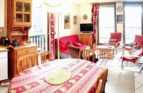 Monetier-les-Bains Apartment | Homerez - Apt. mt. view Le Monêtier-les-Bains