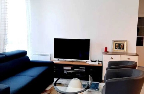 Saint-Germain-en-Laye Apartment | Homerez - Apartment in Saint-Germain
