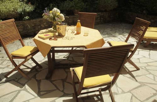 Forcalquier Apartment | Homerez - Amazing appartement for 2 ppl. with shared pool at Forcalquier