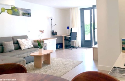 Argenteuil Apartment | Homerez - Amazing appartement for 4 ppl. at Argenteuil