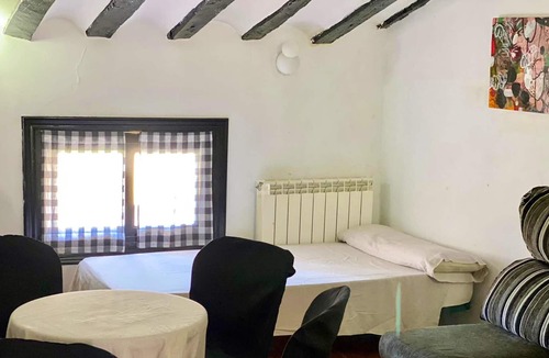 Logrono Historic Centre Apartment | Homerez - Amazing appartement for 6 ppl. with balcony at Logroño