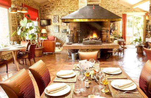 Forcalquier Apartment | Homerez - Amazing studio for 2 ppl. with shared pool at Forcalquier