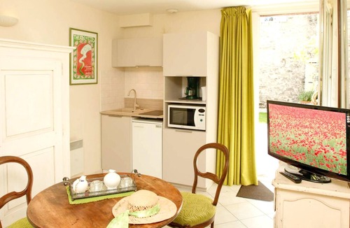 Forcalquier Apartment | Homerez - Amazing studio for 2 ppl. with shared pool at Forcalquier