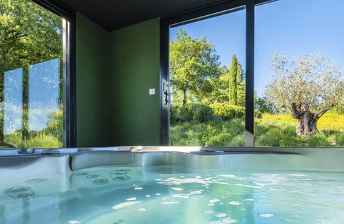 Forcalquier Apartment | Homerez - Amazing studio for 2 ppl. with shared pool and garden at Forcalquier