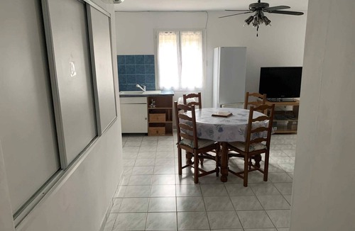 Roquefort-la-Bedoule Apartment | Homerez - Apt Roquefort-la-Bédoule