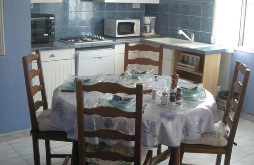 Roquefort-la-Bedoule Apartment | Homerez - Apt Roquefort-la-Bédoule