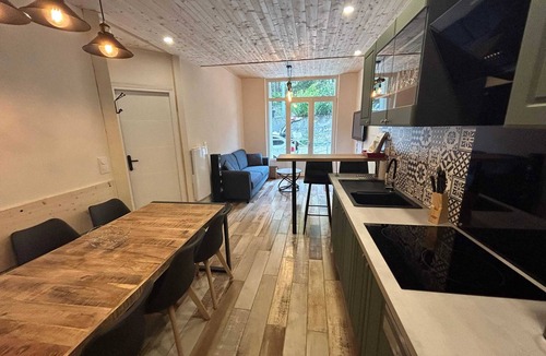 Savignac-les-Ormeaux Apartment | Homerez - Apt Savignac-les-Ormeaux