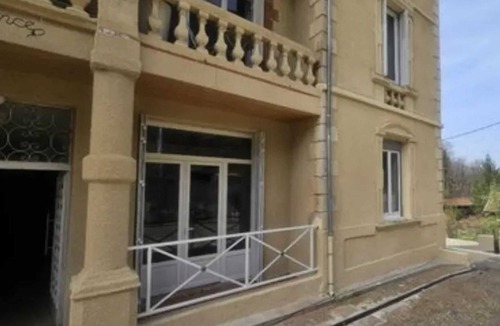 Savignac-les-Ormeaux Apartment | Homerez - Apt Savignac-les-Ormeaux