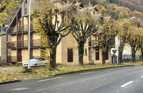 Bagneres-de-Luchon Apartment | Homerez - Apartment in Bagnères-de-Luchon