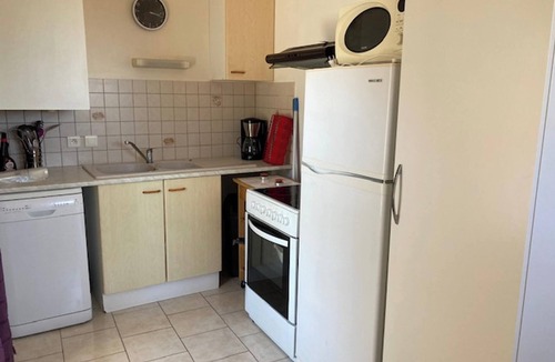 Montmartin-sur-Mer Apartment | Homerez - Apartment in Montmartin-sur-Mer