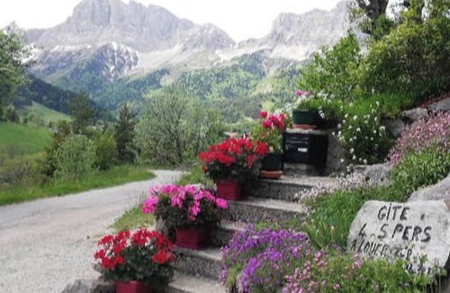 Gresse-en-Vercors Apartment | Homerez - Apartment in Gresse-en-Vercors