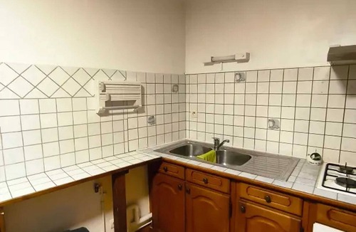 Romilly-sur-Seine Apartment | Homerez - Apartment Romilly-sur-Seine