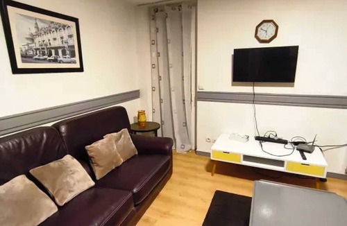 Romilly-sur-Seine Apartment | Homerez - Apartment Romilly-sur-Seine