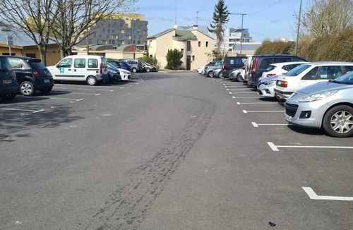 Plessis-le-Roi Apartment | Homerez - Apartment Savigny-le-Temple